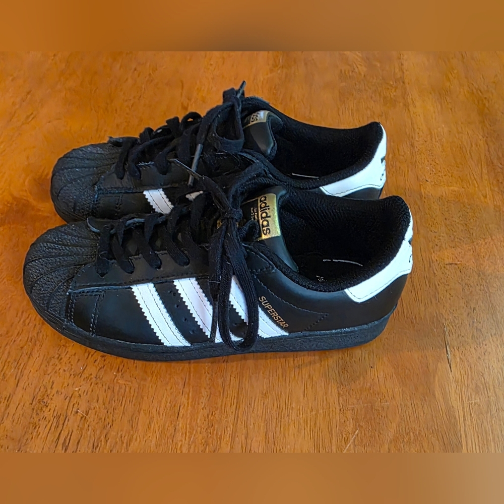 Adidas Kids Superstar Black with White Stripes - Picture 8 of 8